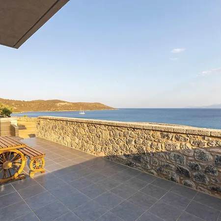 Katerina's - Beachfront Stone Paradise *